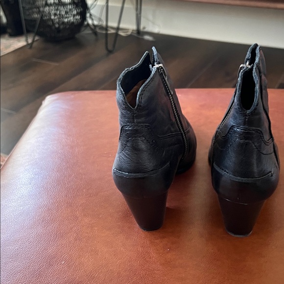 Ladies Frye Rene Short Boot - Picture 2 of 3